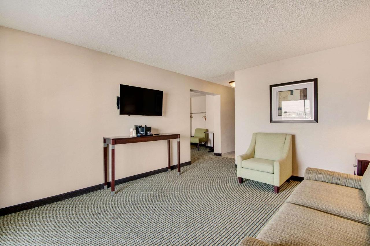 Rodeway Inn & Suites Portland - Jantzen Beach Exterior foto